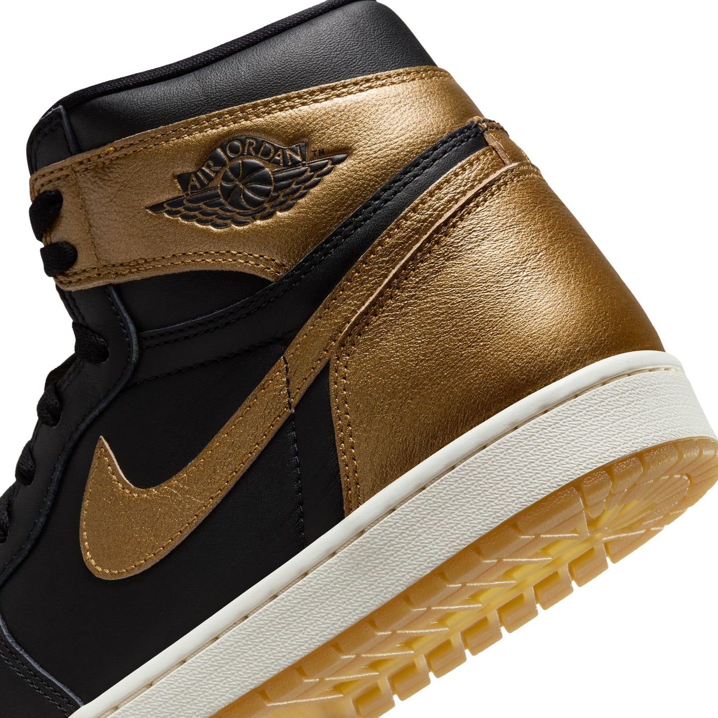 Men's Air Jordan 1 Retro High - "Black and Gold"