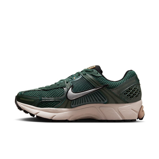 Women's Nike Zoom Vomero 5 - 