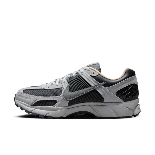 Men's Nike Zoom Vomero 5 - 